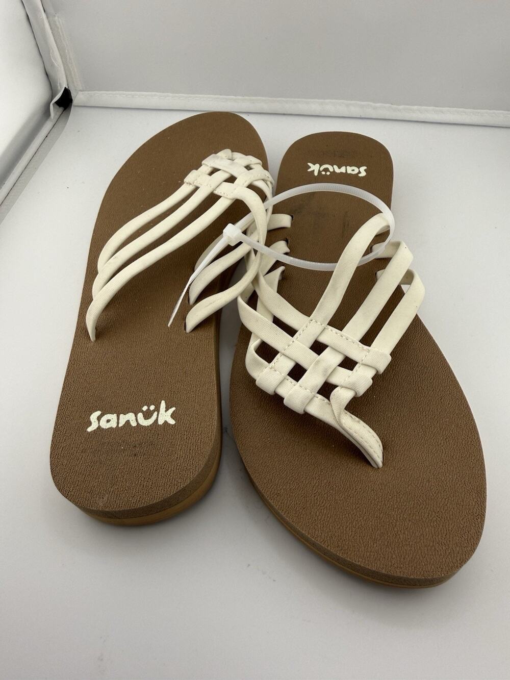 NEW Sanuk WOMEN's Yoga Sandy Flip Flop Lightweight Outdoor Sandals Size 6